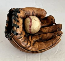 Vintage 1998 S.S. Sarna Baseball Glove & Baseball Resin Figurine Paperweight