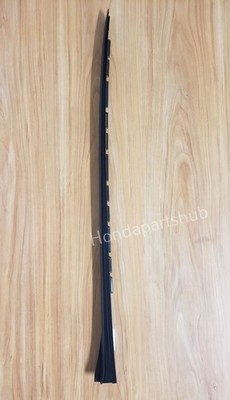 09-15 Honda Pilot Right Front Windshield Side Garnish *NH70* (Flat