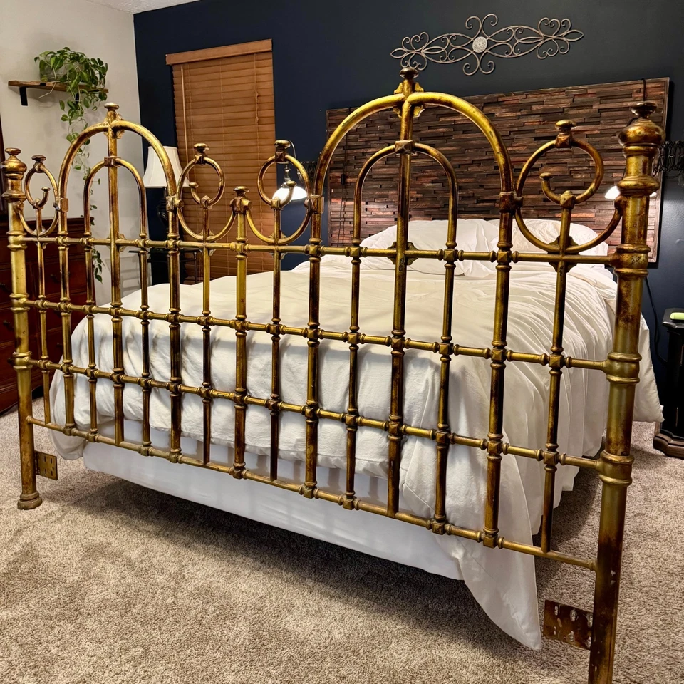 Italian Hollywood Regency Gold Gilt Iron King Headboard - Image 2 of 4