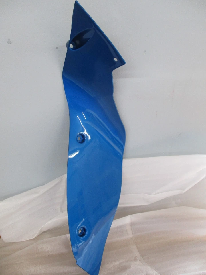 SUZUKI GSX600F KATANA NUEVO OEM PANEL INTERIOR DERECHO AZUL 94461-08F00-Y7E Foto 2 de 4