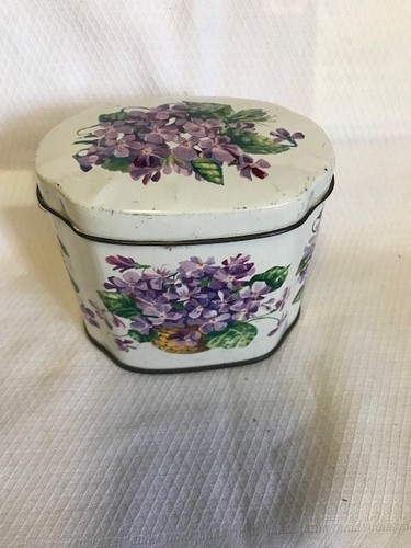 Vintage Huntley Palmer Tin Violet Graphics - 250 Vintage Assorted Buttons - Picture 2 of 4