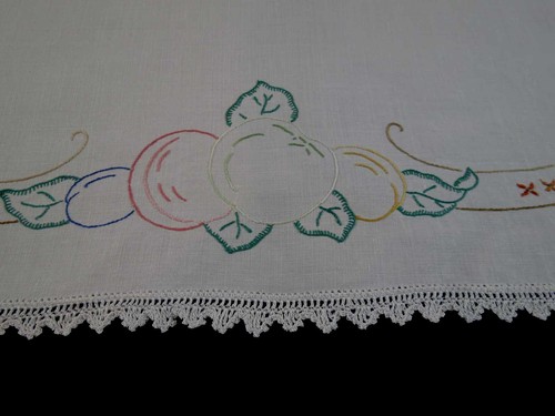 Vintage Hand Embroidered Fruit Doily - Linen - Picture 2 of 4