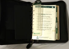 Vtg 90s Daytimer Planner Organizer Binder Black Leather Zip Around 8 x 10.5 Full