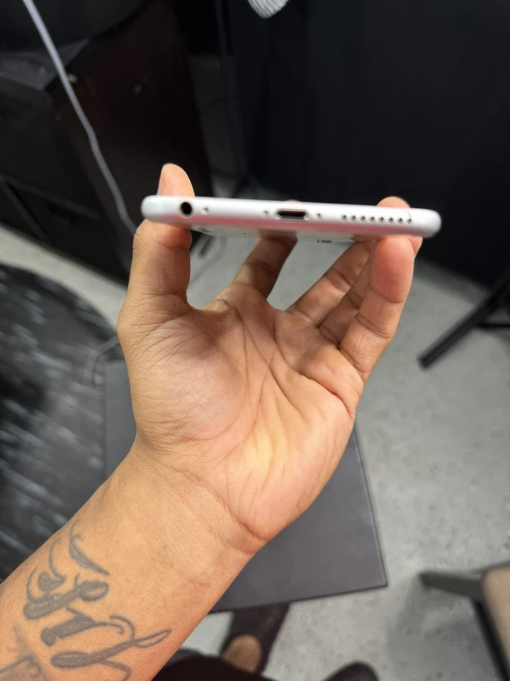 Apple iPhone 6 Plus - 16GB - Silver Parts Only - Image 4 of 4