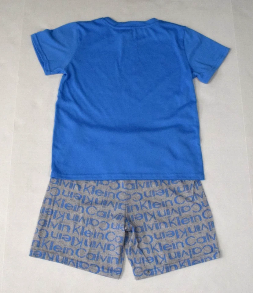 Conjunto Camisa y Pantalones Cortos Pijama Calvin Klein Talla Juvenil S 2023 Azul Cielo Gris Logotipos Foto 2 de 4