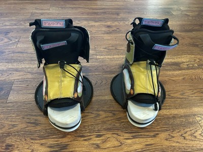 Hyperlite Eden Mini Wakeboard Bindings, MISSING LACES ON ONE BOOT
