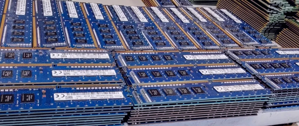 SK Hynix 4GB 1RX8 PC3L 12800U 11 13 A1 2tk (207106170