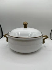 Vtg Bon Chef White enamel 4 quart dutch oven brass handles