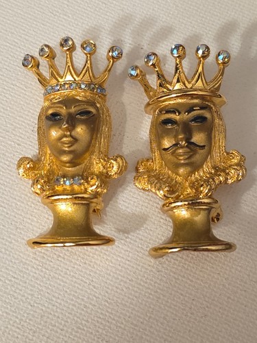 CROWN TRIFARI Chess King & Queen Matching Brooch Pin Set Rhinestone Gold Tone