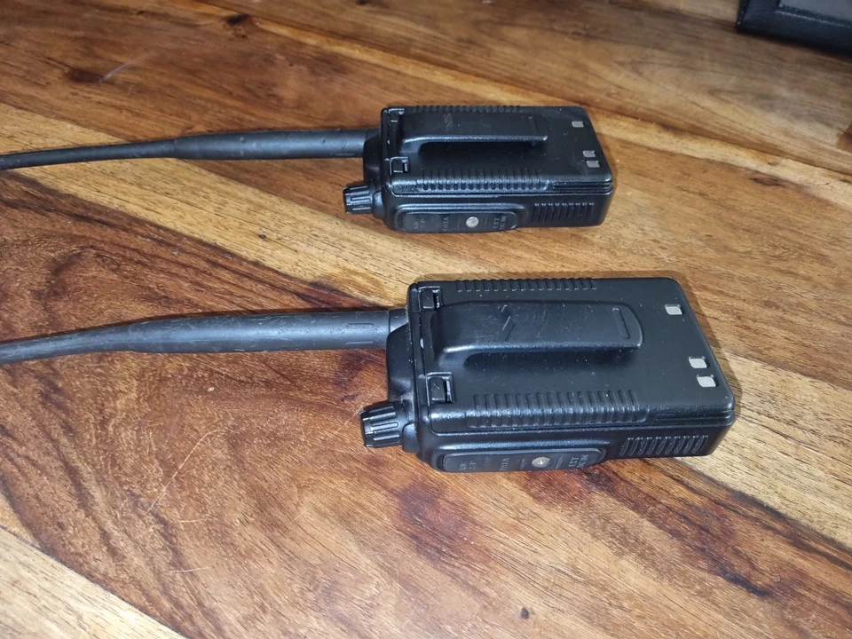 2x Yaesu VX-8GE Dual Band Built in GPS Handheld Transceiver 144 and 430 MHz's - Image 4 of 4