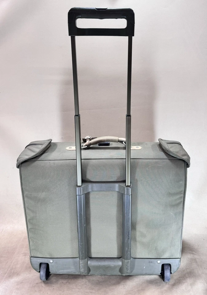 Briggs & Riley Baseline Olive Green 24” Wheeled Wardrobe Large Garment Bag U76 - Image 4 of 4