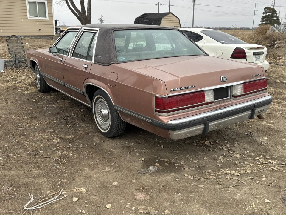 Mercury Grand Marquis LS 1991 sedán 4 puertas 5,0 L Foto 3 de 4