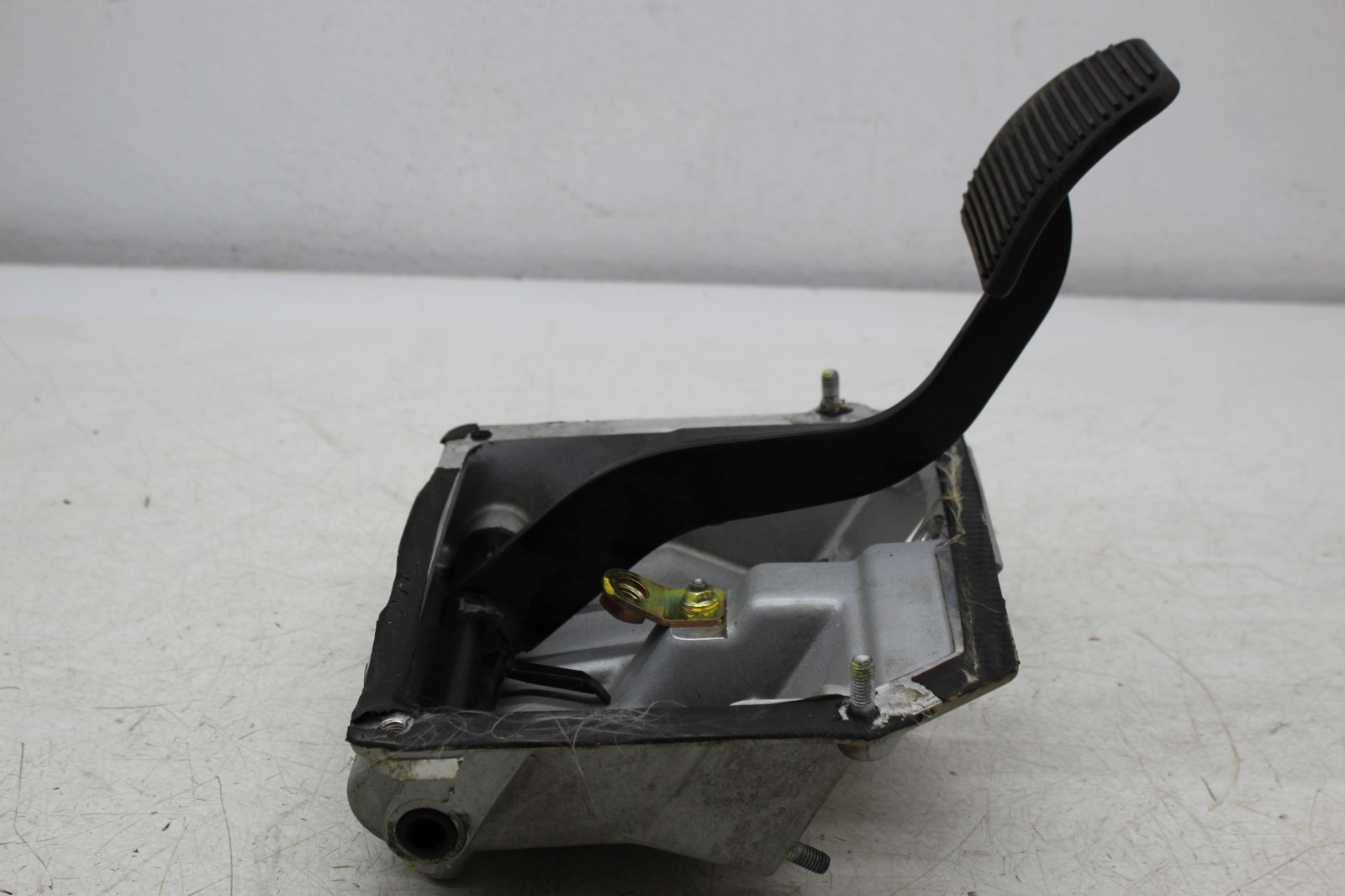 99-01 FERRARI 456 M BRAKE PEDAL ASSEMBLY MOUNT BRACKET