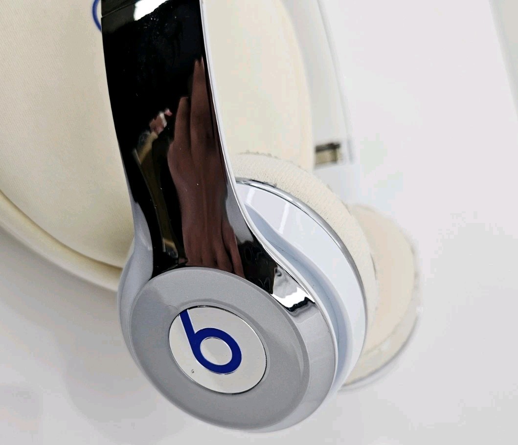 あ*あ様 beats solo2 Fragment Special Editio First Look: Chrome Beats Solo2, x-Fragment Design - YouTube