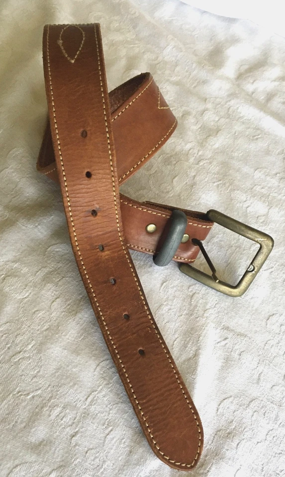 BELT Tan LEATHER Contrast stitching Metal buckle & Keep Sporstgirl Sz 30Ins 76cm - image 2 of 4
