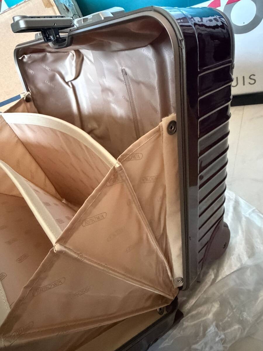Rimowa Limbo 24L Wine Red 2 wheels Carry Case Suitcase | eBay Rimowa Limbo 24L Wine Red 2 wheels Carry Case Suitcase | eBay