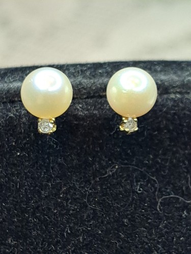 14 karat Pearl With Diamond Accent stud post earring No Gold Backs - Picture 7 of 23