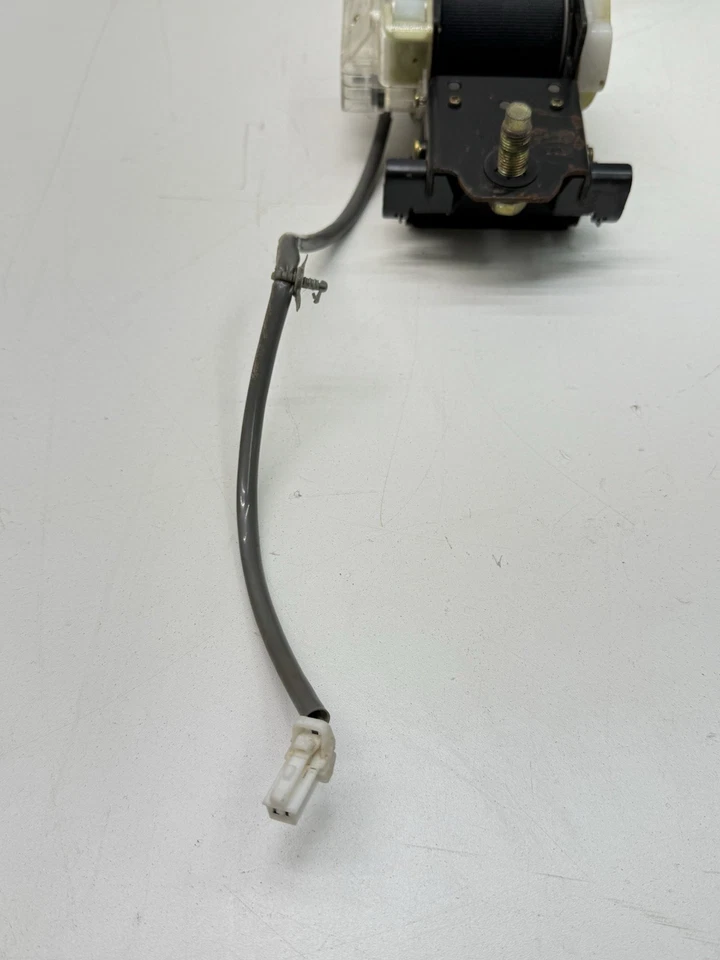 Ремень безопасности со стороны водителя передний левый для Nissan 300zx Z32 2+2 1990-1993 годов выпуска черный от оригинального производителя 2213 - Изображение 2 из 4