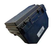 Dodge Grand Caravan Town & Country TIPM Fuse Box RT228212G7 Module