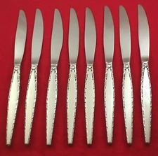 8 Oneida Community Venetia Stainless Small Serrated Hollow Dinner Knives 9 1/8"