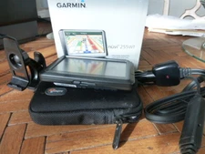 GARMIN NUVI 255WT GPS Automotive Mountable Navigation System w/Case