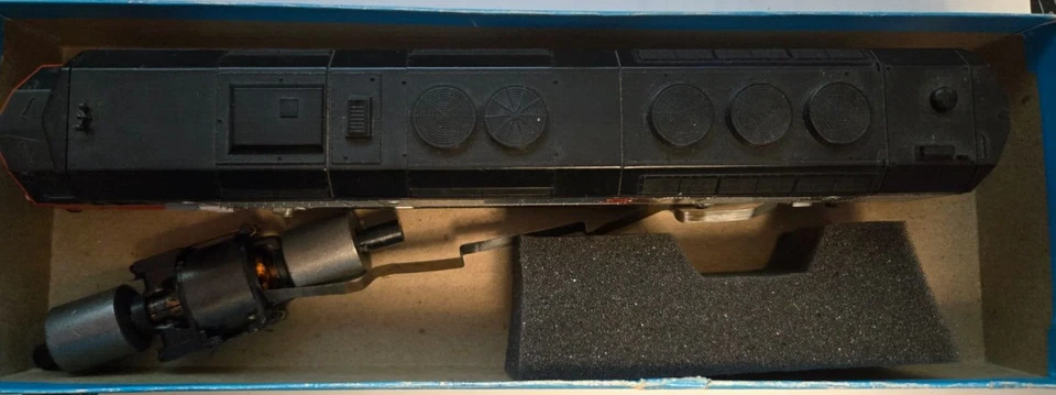 Athearn HO #503 Amtrak F45 Tri-Axel Diesel Locomotive - Needs TLC - Image 4 of 4