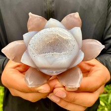 423g Natural Banded Agate Hand-carved Lotus Pendant Healing Crystal Ornament 423g Natural Banded Agate Hand-carved Lotus Pendant Healing Crystal Ornament