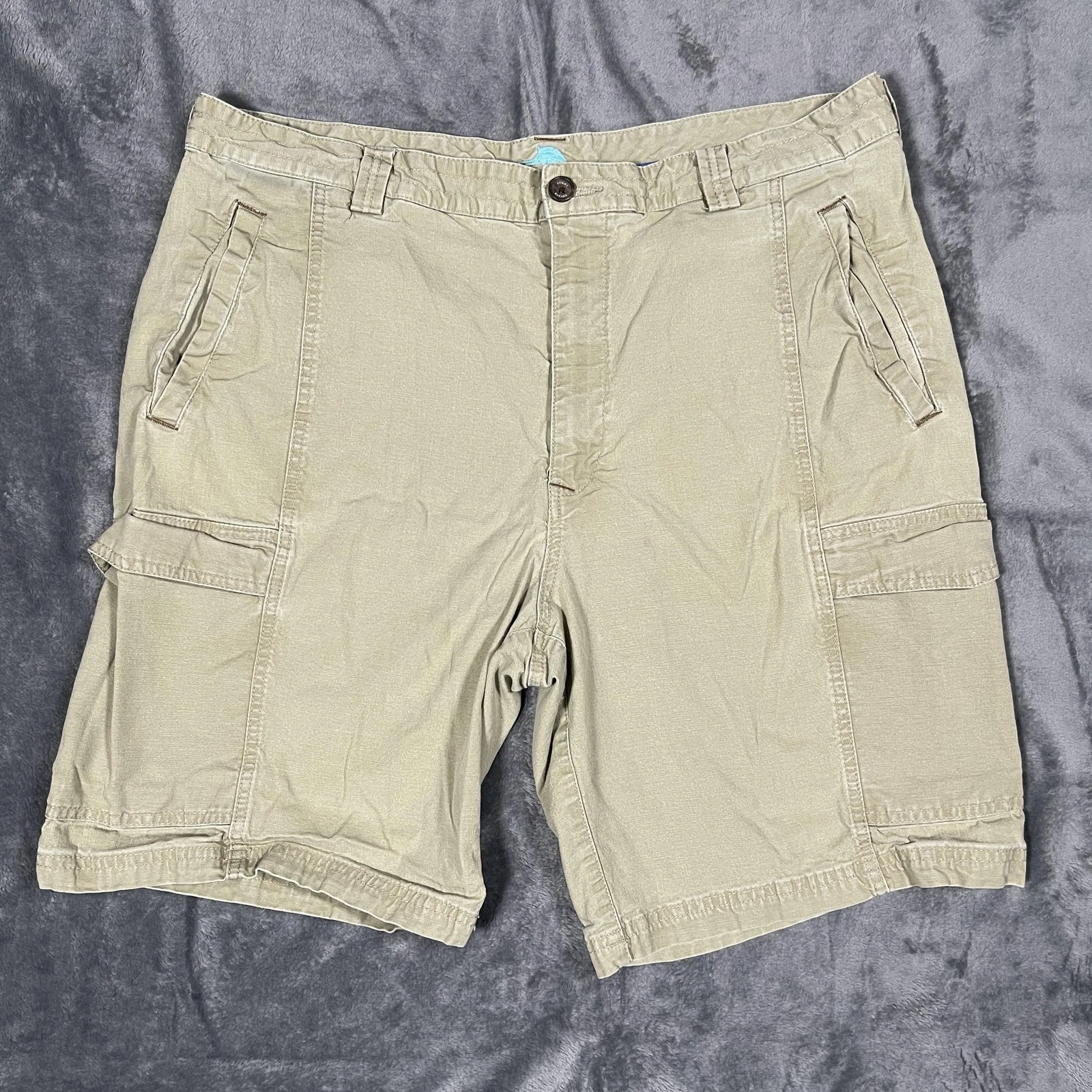 Tommy Bahama Cargo Shorts Mens 38 Beige Stretch Pockets Relaxed Fit Casual