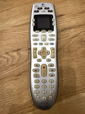 Logitech Harmony 600 Universal Fernbedienung Remote Silber