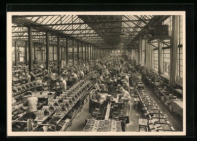 Postcard Essen, Friedr. Krupp, partial view of the cash register factory, factory workers 