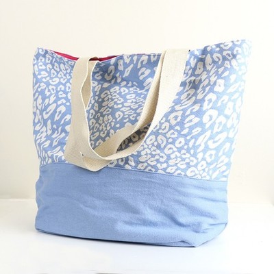 Große Strandtasche aus Baumwolle - Tasche blau Animalprint mit natürlichen Henkeln gefüttert