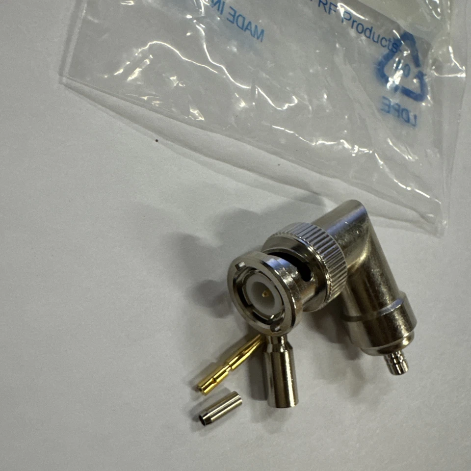 98pcs Amphenol 031-316 RF Connector Right angle Crimp MILITARY gold pin bin11 - Image 3 of 4