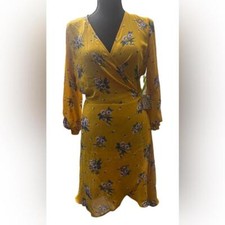 001 DRSS: Active USA wrap around floral dress size L
