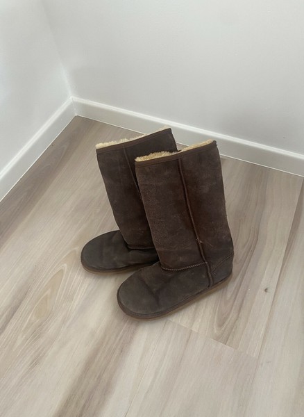 Women's Tall Official UGG Boots size 6