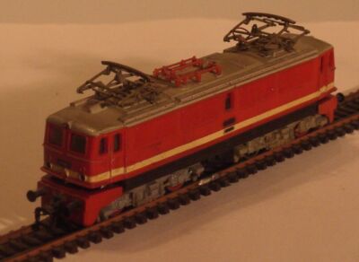 TT E-Lok BR 211 018-7 (E11), rot, Bj. 1971, OVP orange, m. Beschreibung, Zeuke