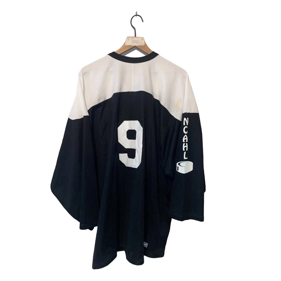 Camiseta deportiva de hockey blanca negra manga larga CCM Play It Again de la década de 1990 vintage 2XL Foto 4 de 4