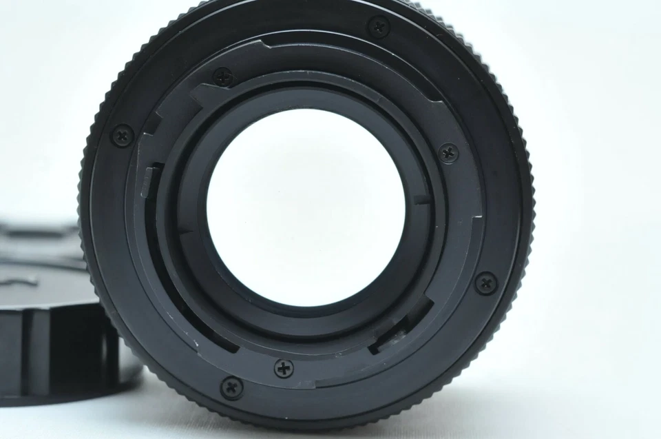 Carl Zeiss Planar T* 50mm f/1.7 MF Lens C/Y Mount 6324730 - Image 4 of 4