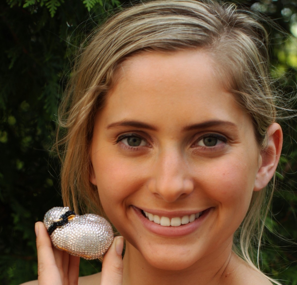 JUDITH LEIBER RESTING WHITE BLACK CAT SWAROVSKI CRYSTAL MINAUDIERE