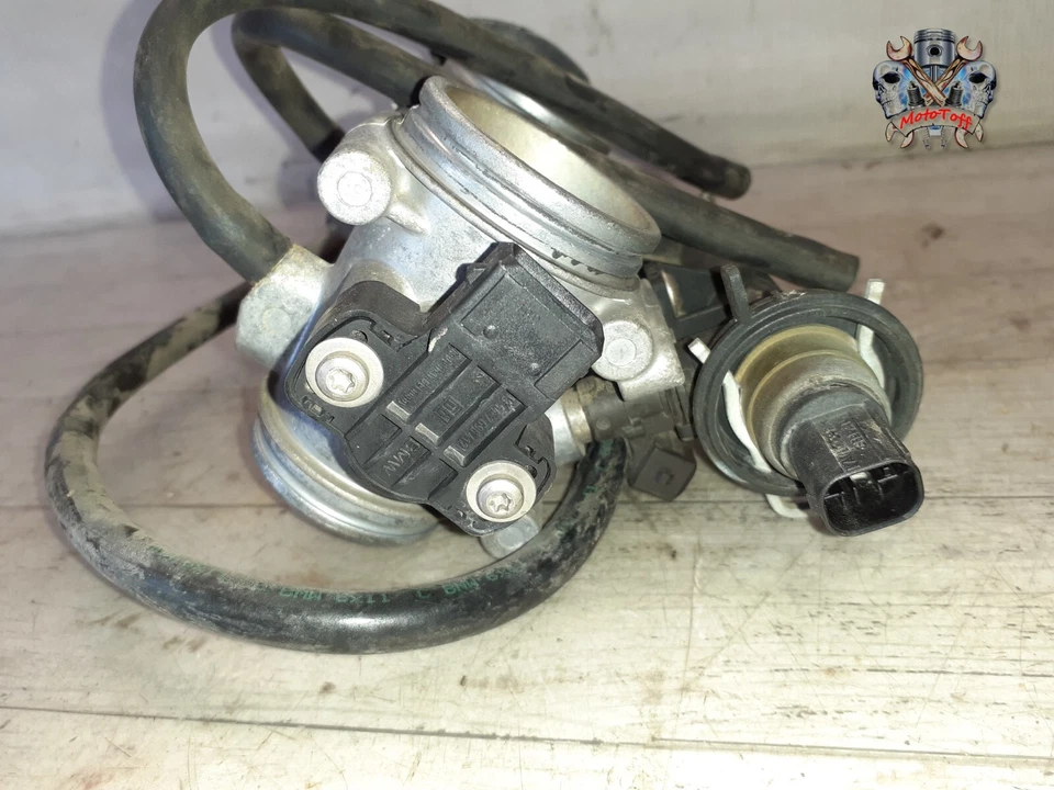 RAMPE INJECTION BMW F 800 ST ABS de 2006 à 2012 - réf : 100 - Photo 4/4
