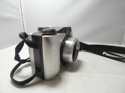 Panasonic LUMIX DMC-LC40 3.9MP Digital Camera 33-100 Leica Zoom w