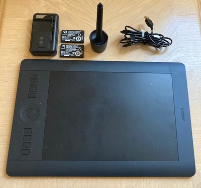 Wacom Intuos Pro Medium PTH-651 [Preowned;PleaseRead]