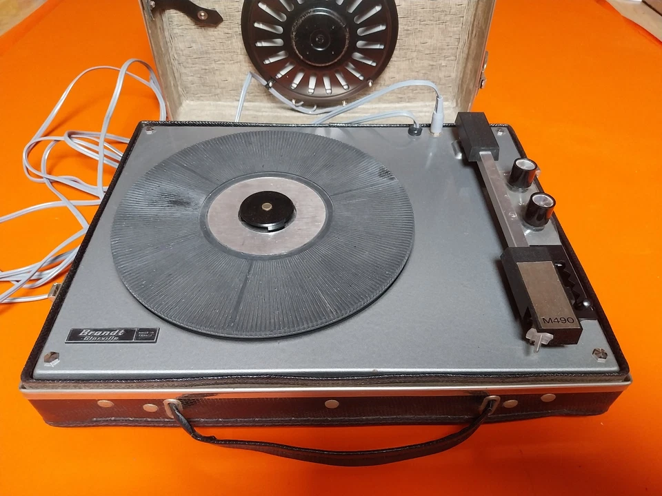 Ancienne platine tourne disque VINYLS  BRANDT Clarville VINTAGE - 16,33,45,78 T - Photo 3/4