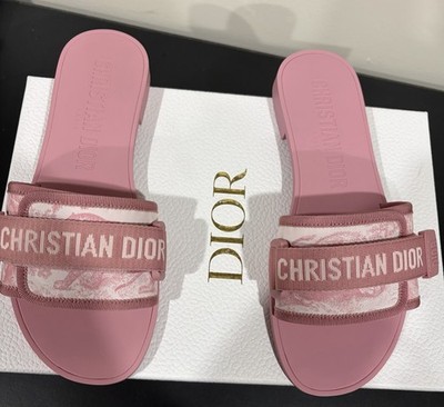 Dior スポーツサンダル ピンク Christian Dior Women's Pink Dio(r)evolution Slide Sandals