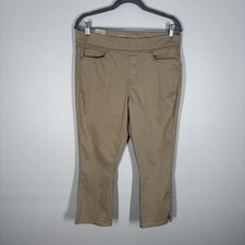 Levi Strauss Signature Gold Women 8 Tan Totally Shaping Pull-On Capri Jeans NWT