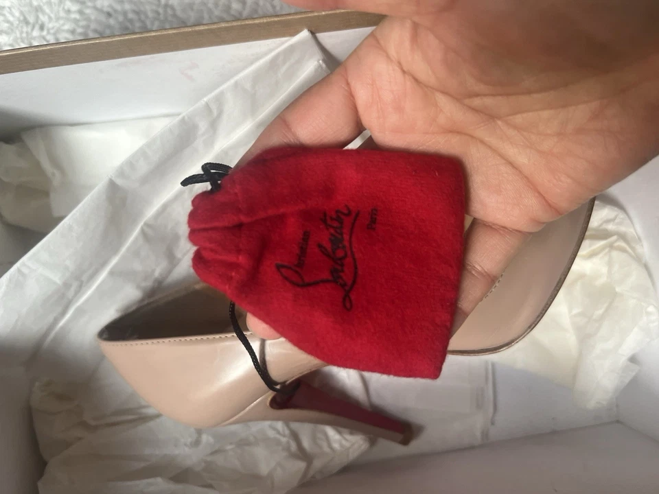 Authentic Christian Louboutin Decollete pumps in classic nude, size 35.5 - Image 3 of 4