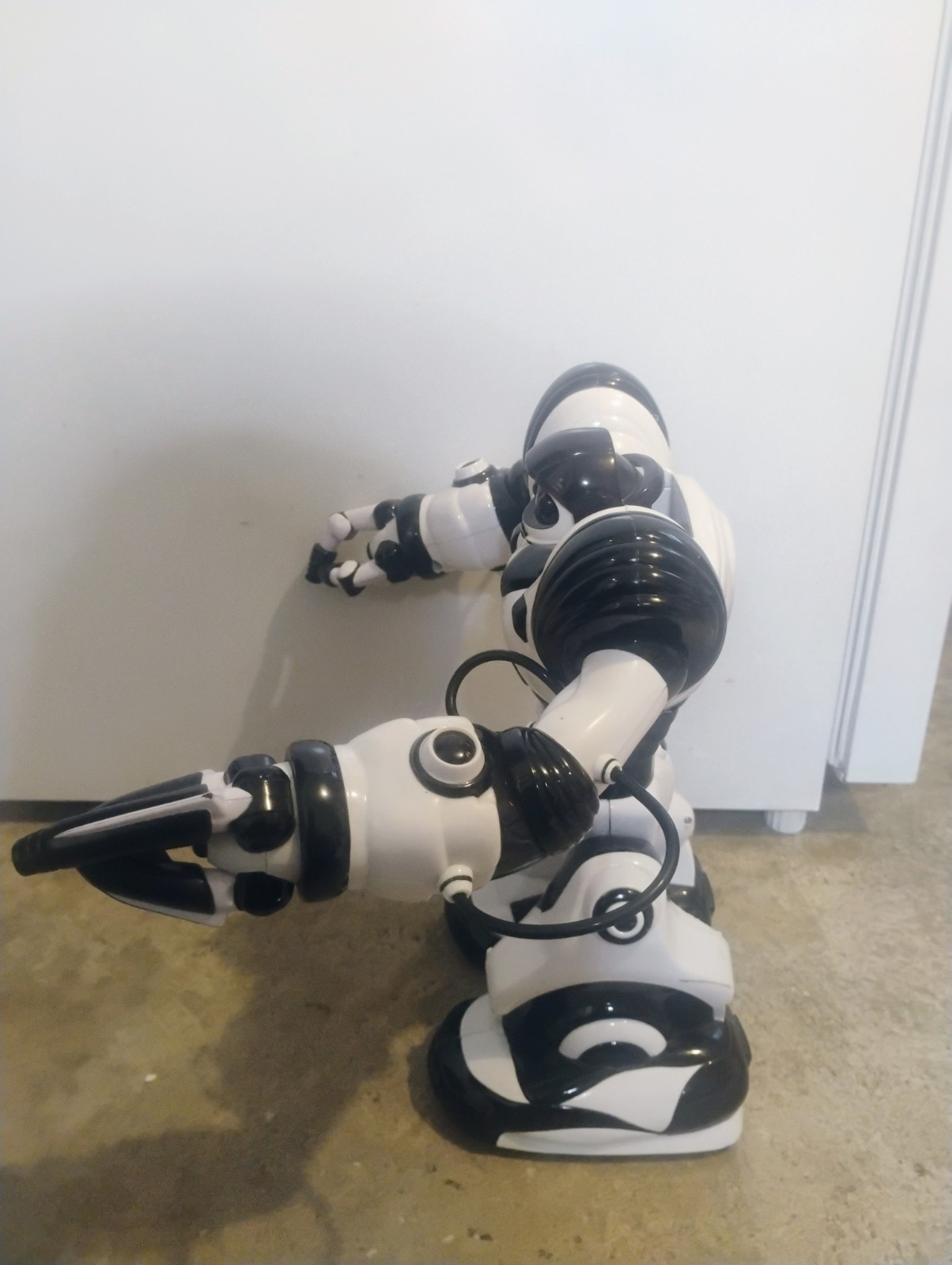 Wowyee WowWee Robosapien 2004 Humanoid Robot 8081 Tested Working - NO REMOTE ...