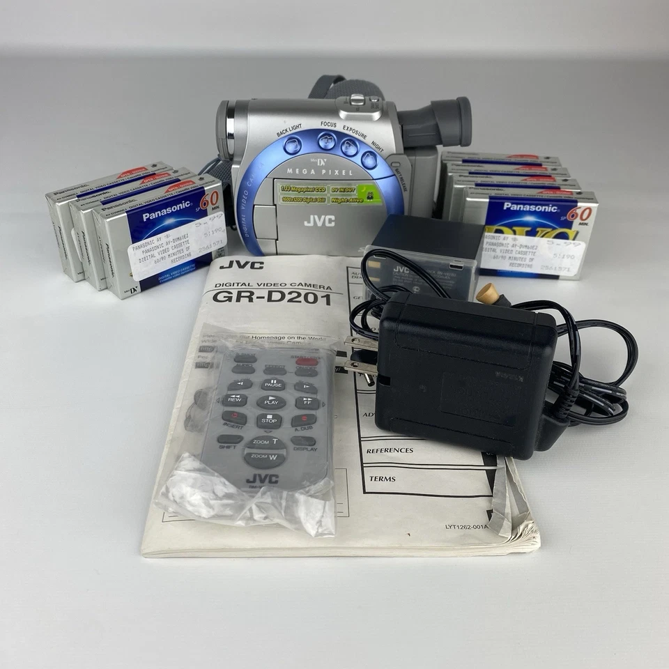 JVC Compact VHS Camcorder Model GR-D201U Battery Charger Remote Manual TESTED - Image 2 of 4