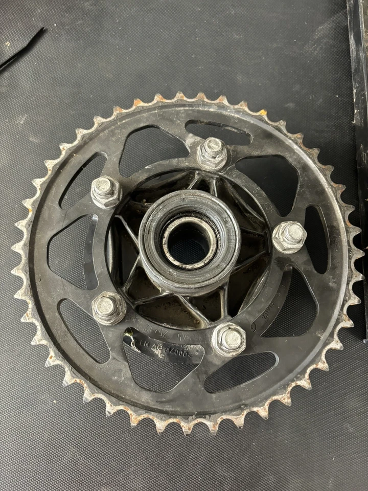 BMW S1000RR 2009-2014 llanta trasera negra piñón recto buje ¡prueba de giro! Foto 4 de 4