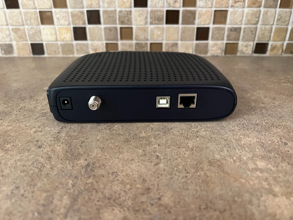 TOSHIBA DOCSIS PCX2200 (DAZ8817F) 43 MBPS CABLE MODEM ULN2-13 - Image 3 of 4