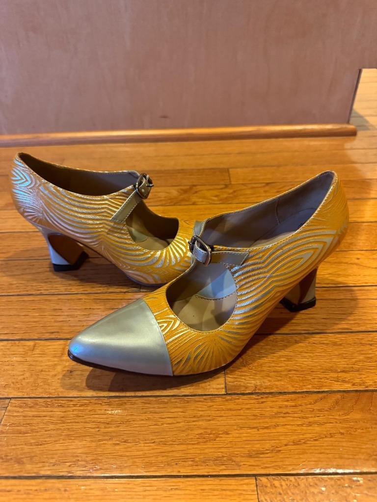 JOHN FLUEVOG CAP TOES PUMP HEEL size (3000
